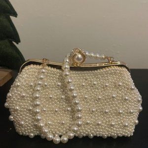 Pearl Clutch